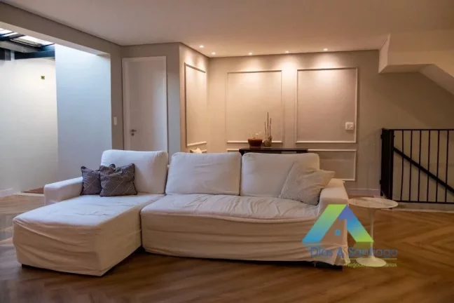 Imagem SANTO ANDRÉ Bairro Jardim Sobrado Tríplex Mobiliado 169M², condomínio fechado, 3 vagas, ótima localização e valor !!!