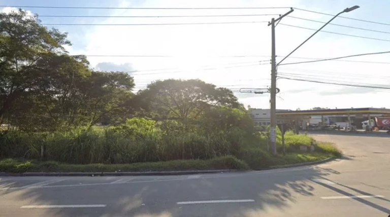 Imagem Área à venda, 1730 m² por R$ 500.000,00 - Ipelândia - Suzano/SP