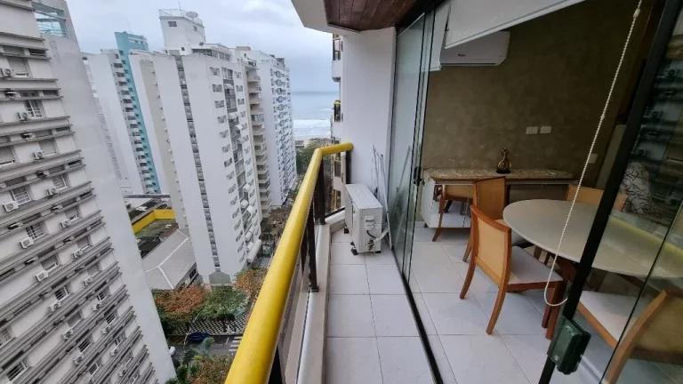 Imagem Flat com 2 dormitórios à venda, 76 m² - Pitangueiras - Guarujá/SP