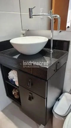Imagem Apartamento no Cond. Lago de Melville. Dormitórios: 02. Banheiros: 01. Sala. Cozinha. Vagas de garagem: 01. Área útil: 46m²