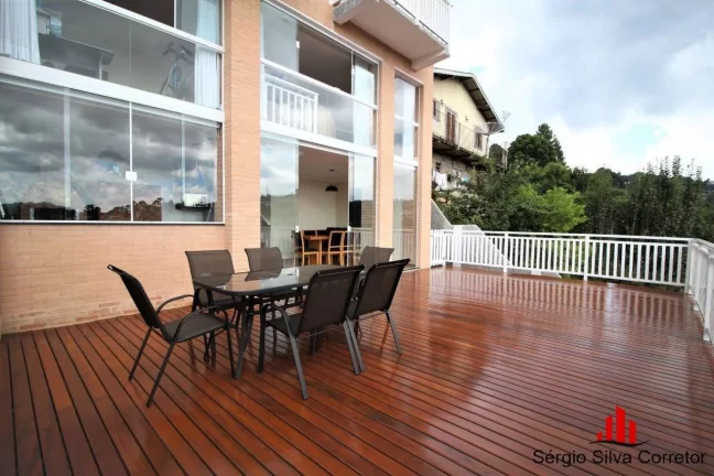 Imagem Casa com 3 Quartos à Venda, 272,00 m² VILA TELMA, Centro Campos do Jordão.