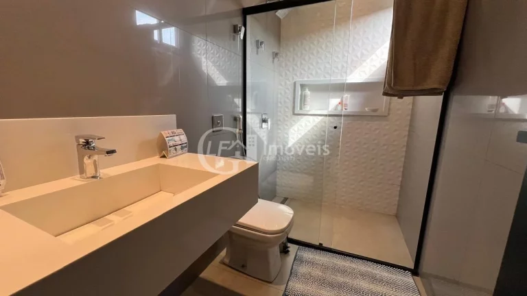 Imagem Casa à venda em Campo Grande-MS, Alphaville II: 2 quartos, 2 suítes, 3 salas, 2 banheiros, 4 vagas de garagem, 238m².