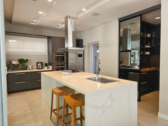 Imagem Luxuosa casa à venda na Riviera de São Lourenço, Módulo 17: 6 quartos, 6 suítes, 3 salas, 4 vagas 556m² de área