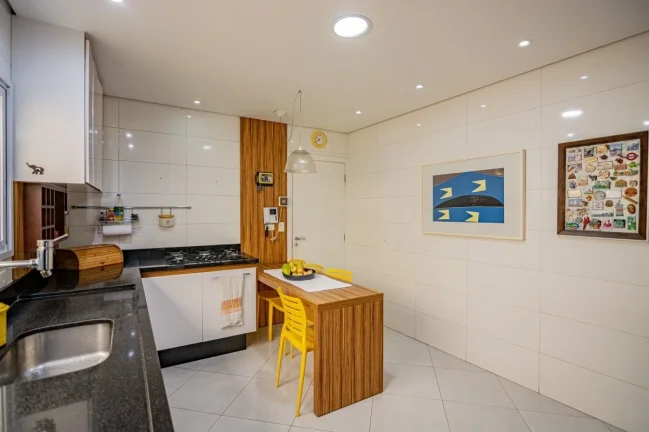 Imagem Sobrado Vila Romana - 188M², 4 Dorms, 4 Suítes, 2 Vagas, Face Norte, Móveis Planejados, Mobiliado, Churrasqueira.