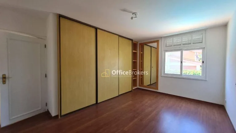 Imagem Casa à venda Residencial 5 com 4 dormitórios à venda, 620 m²