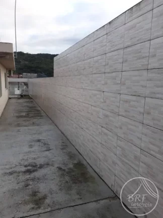 Imagem Vendo casa em Serraria São José SC de três dormitórios, sala e cozinha mais edícula