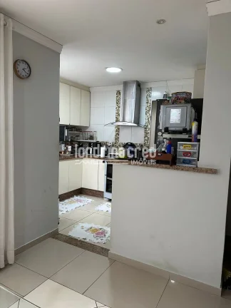 Imagem Casa em Londrina com duas residências independentes, energia solar, área gourmet com churrasqueira e localização excelente — ideal para morar e investir!