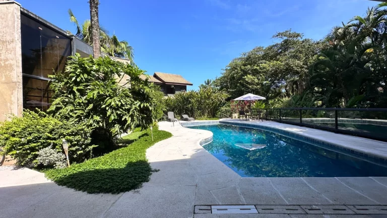 Imagem Imperdível oportunidade de adquirir casa de luxo na Riviera de São Lourenço Módulo 05, com 3 quartos, 3 suítes, 5 vagas e 323,63 m² de área.