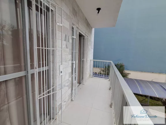 Apartamento com 03 dormitórios sendo uma Suíte