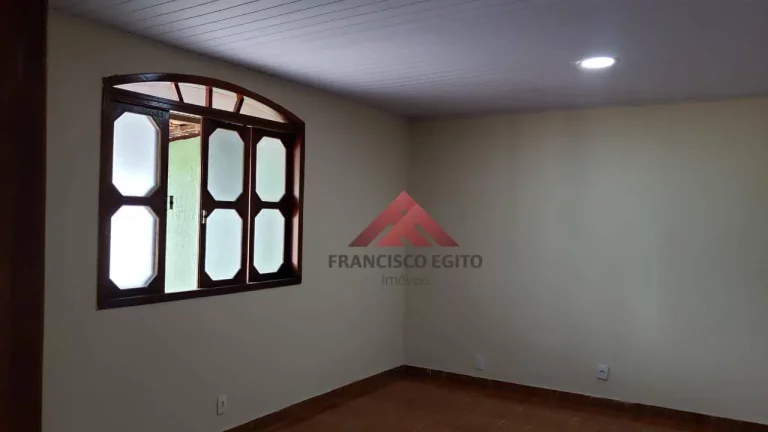 Imagem Sobrado com 3 dormitórios à venda, 250 m² por R$ 850.000,00 - Centro - São Gonçalo/RJ
