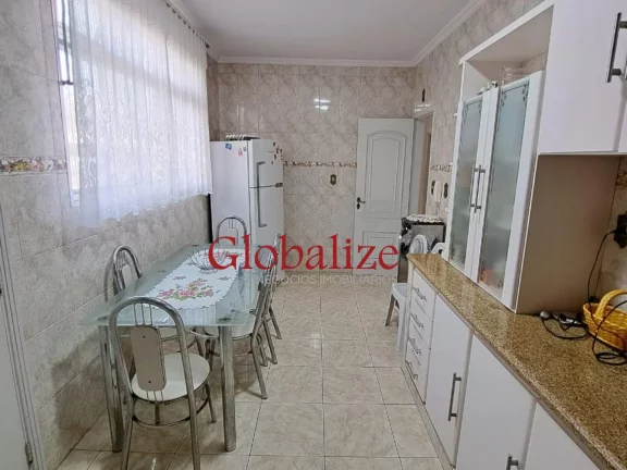 Imagem Casa á venda com edícula em ótima localização no bairro Embaré em Santos SP por R$ 1.330.000,00 !