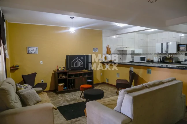 Imagem Venda em Samambaia Sul: Casa com 4 dormitórios, 1 suíte e 3 banheiros por R$ 400.000. Oportunidade imperdível!