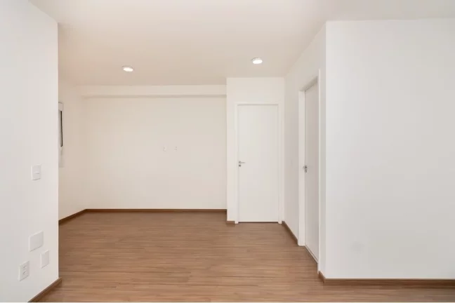 Imagem Apartamento, andar alto, sacada e vaga.