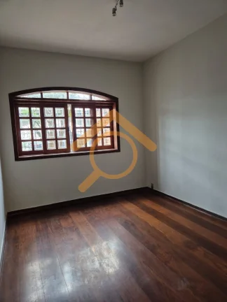 Imagem Imperdível: Casa à venda na Vila Mariana, São Paulo-SP. 3 quartos, 1 suíte, 2 salas, 3 banheiros, 2 vagas, 210m².