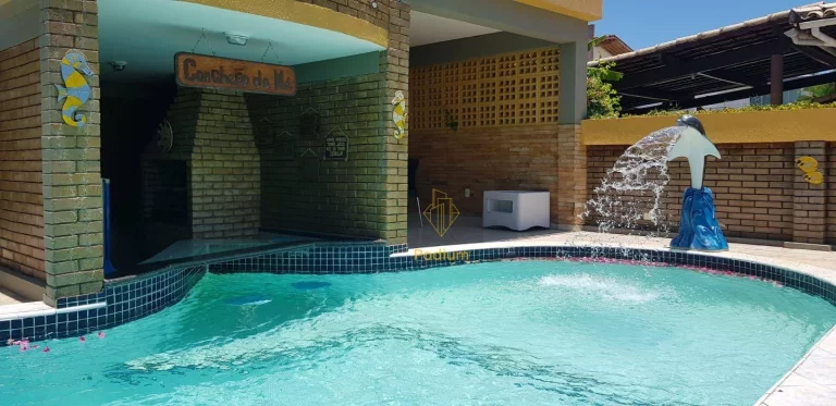 Imagem Casa estilo francesa com área de lazer em condomínio fechado no Portal do Sol - CA0041