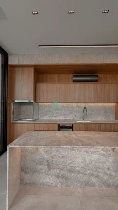 Imagem LINDA E EXCLUSIVA RESIDÊNCIA TÉRREA COM UM PROJETO TOTALMENTE DIFERENCIADO E EM UM LOTE COM POSIÇÃO PRIVILEGIADA NO CONDOMINIO.