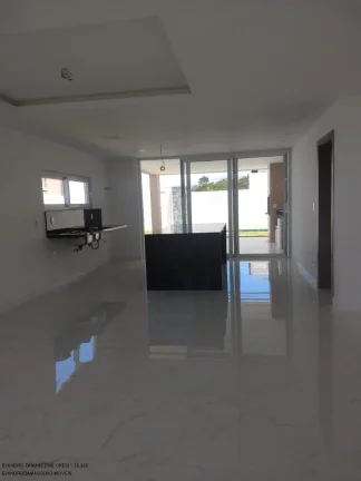 Imagem Imperdível: Casa de luxo em condomínio Alphaville (Abrantes), Camaçari-BA - 5 quartos, 4 suítes, 2 salas, 1 banheiro, 4 vagas, 267m²!