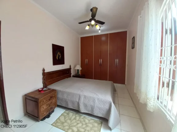 Imagem Casa com 4 Dormitórios e Piscina à Venda em Bairro Residencial de Peruíbe