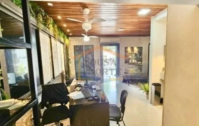 Imagem Imóvel comercial com aproximadamente 600m², sendo cerca de 30 metros de fachada em curva positiva ...