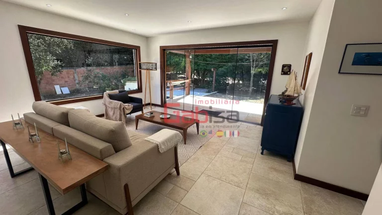 Imagem Linda Casa Alto Padrão em Geribá - Búzios RJ