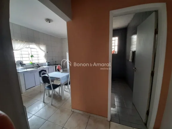 Imagem Casa térrea, com edícula, localizada no pitoresco Jardim Eulina, em Campinas! Com três quartos, s...
