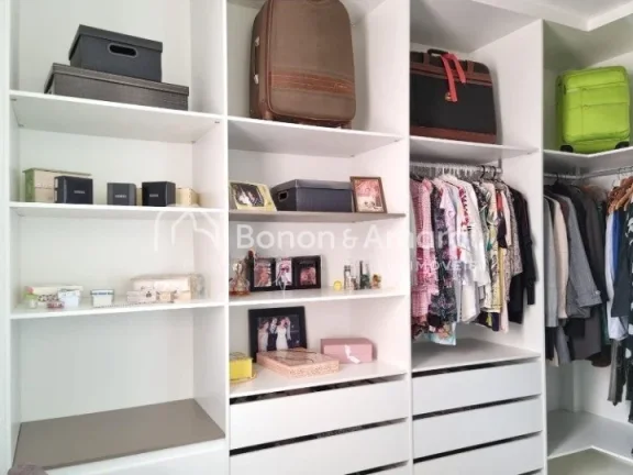 Imagem Este belo sobrado de 346m² é ideal para quem valoriza conforto e elegância. Conta com salas de es...
