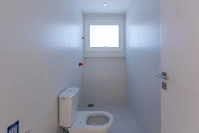 Imagem Apartamento vista mar e andar alto! Com 4 suítes e 3 vagas no Bairro Pioneiros em Balneário Camboriú