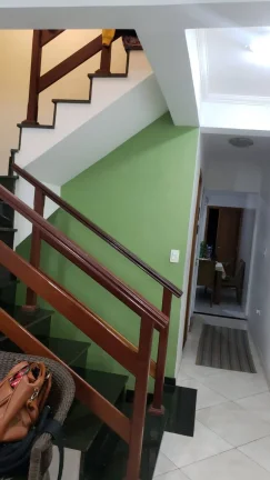 Imagem Sobrado Maravilhoso com 3 Dormitorios e 2 Vagas de Garagens