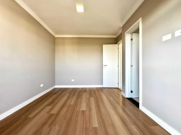 Imagem Apartamento com 3 dormitórios sendo 1 suíte e 1 vaga de garagem em São José dos Pinhais