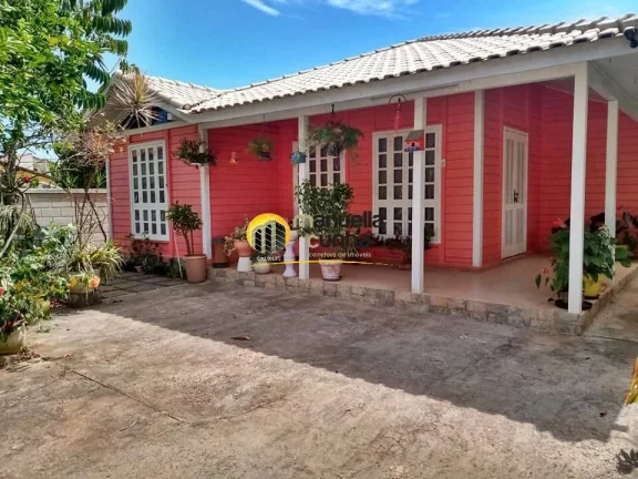 Belíssima casa Linear em Madeira de Lei 3Qts, Lazer completo - Oportunidade