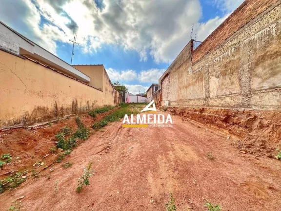 Imagem Terreno à venda, 293 m² por R$ 320.000,00 - Centro - Rio Claro/SP