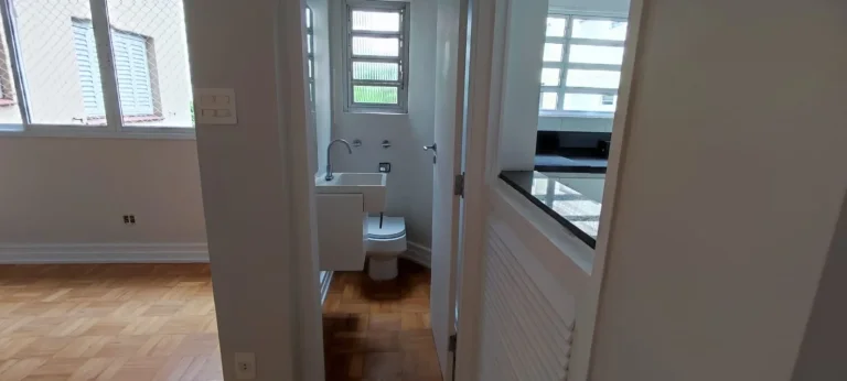 Imagem Apartamento 150 M², 3Q, 1 Suíte, Lavabo, 4 Banheiros, 1 Vaga fixa e escriturada, Dependência completa de serviço, Próximo a 2 estações do metrô.