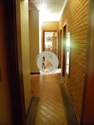 Imagem SALA 3 AMBIENTES COM LAREIRA, COZINHA AMERICANA, WC SOCIAL, LAVABO, SACADA, SUÍTE MASTER COM SALA D...