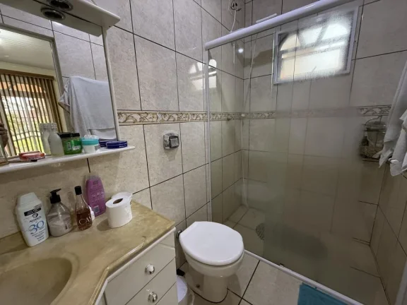 Imagem Chácara com 45.127m² sobre ela está construído uma casa com 3 quartos (1 suíte), piscina e 2 chalés independentes da casa, no bairro Gravatá de Penha - Adriano Carpes Imóveis vende!