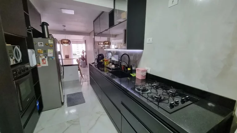 Imagem PITANGUEIRAS - MARAVILHOSO APTO. Á VENDA, TOTALMENTE REFORMADO, 02 VAGAS, 03 DORM. (02 SUÍTES).
