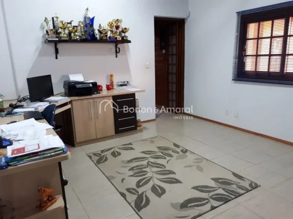 Imagem Casa de Condomínio com 4 Quartos e 4 banheiros à Venda, 270 m²