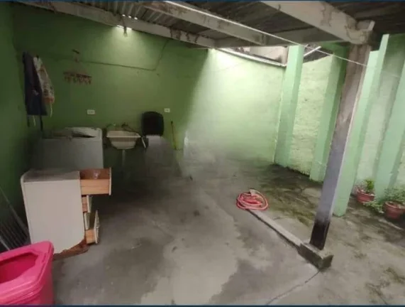 Imagem Casa de fundos com vaga para Locação na Vila Alto Sto André