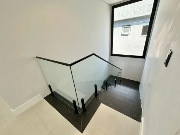 Imagem Casa em Condominio 5 Dormitórios - Bairro --