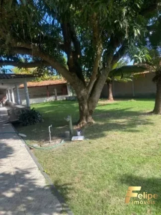 Imagem CASA À VENDA NA PONTA DA FRUTA COM 3 QUARTOS SENDO 1 SUÍTE