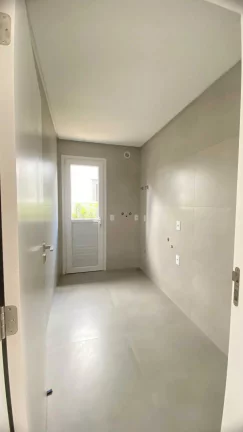 Imagem Casa nova no Condomínio Caledônia com 4 suítes e 4 vagas de garagem em Camboriú SC