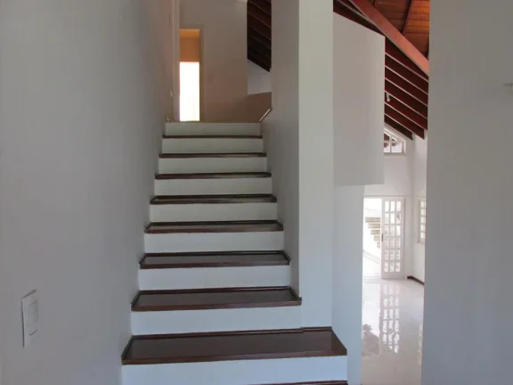 Imagem Casa no Res. Alpha 11 - 330m²