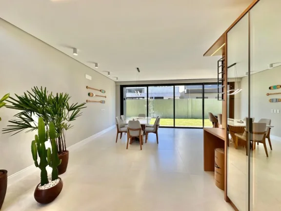 Imagem Casa em Condominio 4 Dormitórios - Bairro xangri-la