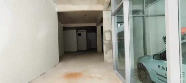 Imagem Loja Comercial 200M², 1ª Locação, 2 Banheiros, 3 Vagas, 450M metrô, Segurança 24h, Infraestrutura Completa, Pé direito Duplo, Fachada Ampla e Moderna.