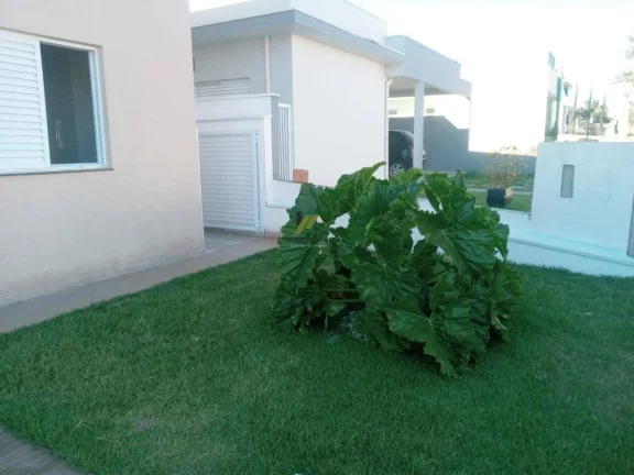 Imagem LINDA CASA COM PISCINA EM CONDOMÍNIO