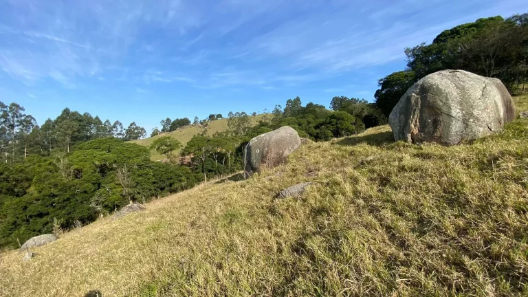 Imagem Sítio em Imaruí-SC: 71.313m² com Casa, Nascentes e Potencial Turístico! Financiável!