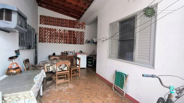 Imagem Casa com 3 dormitórios à venda, 240 m² por R$ 700.000,00 - Caiçara - Praia Grande/SP