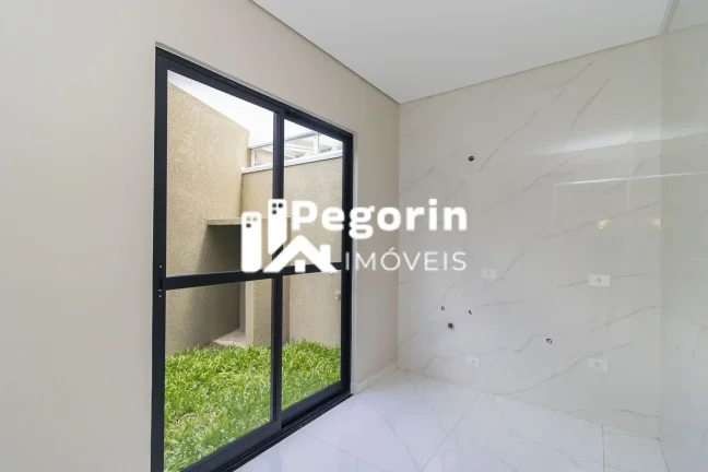 Imagem Sobrado à venda em Curitiba, Uberaba, com 3 quartos, 107,00m²