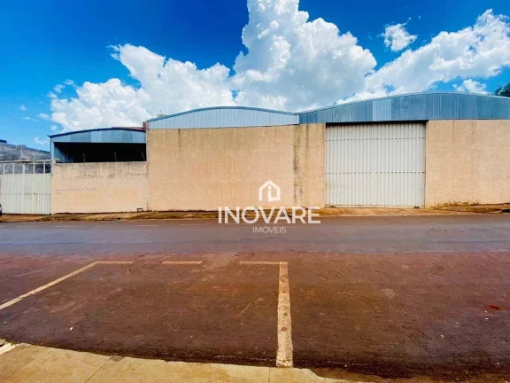 Imagem Galpão para alugar, 1072 m² por R$ 15.500,00/mês - Centro - Itumbiara/GO