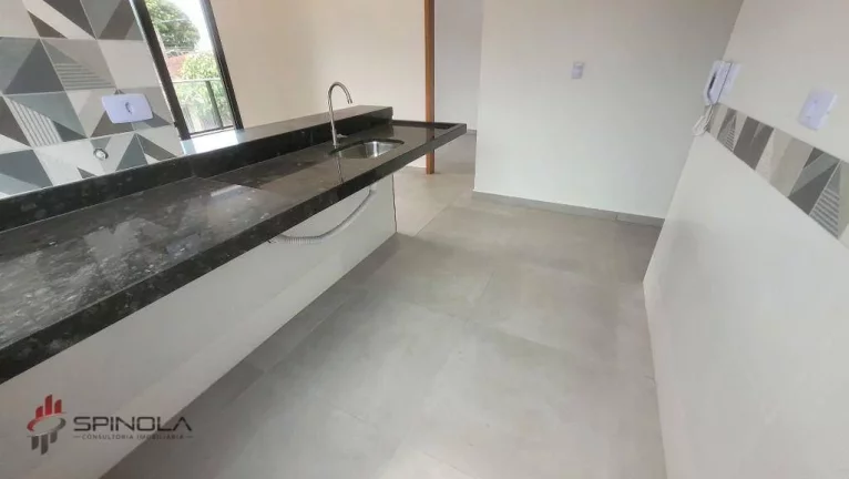 Imagem Casa com 2 dormitórios à venda, 60 m² por R$ 335.000,00 - Maracanã - Praia Grande/SP