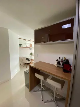 Imagem Apartamento mobiliado com 1 dormitório e 1 vaga de garagem no bairro Ariribá em Balneário Camboriú